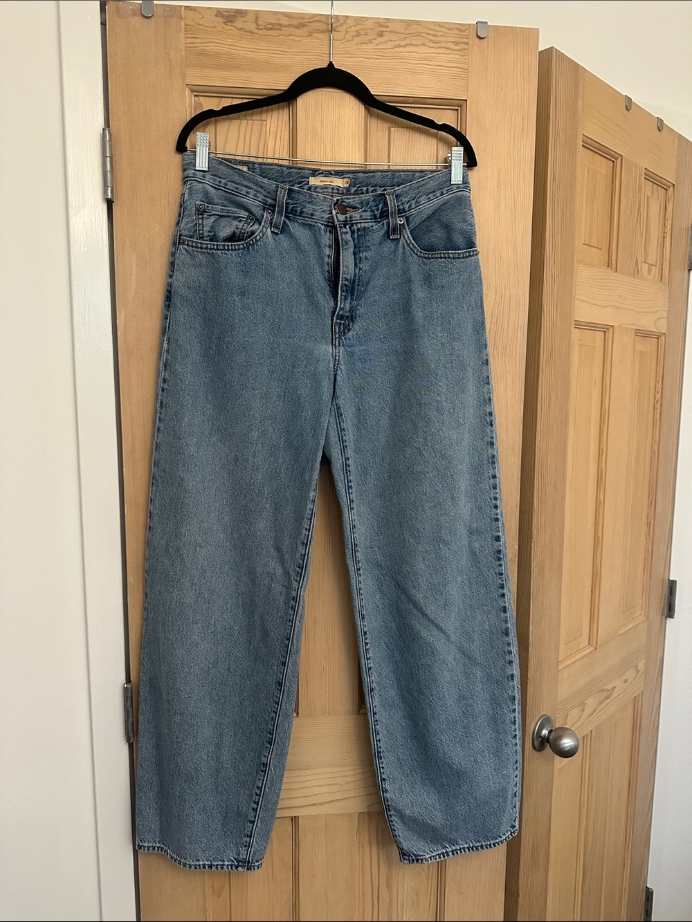 Levi's baggy dad Women's Jeans in Medium Blue Denim